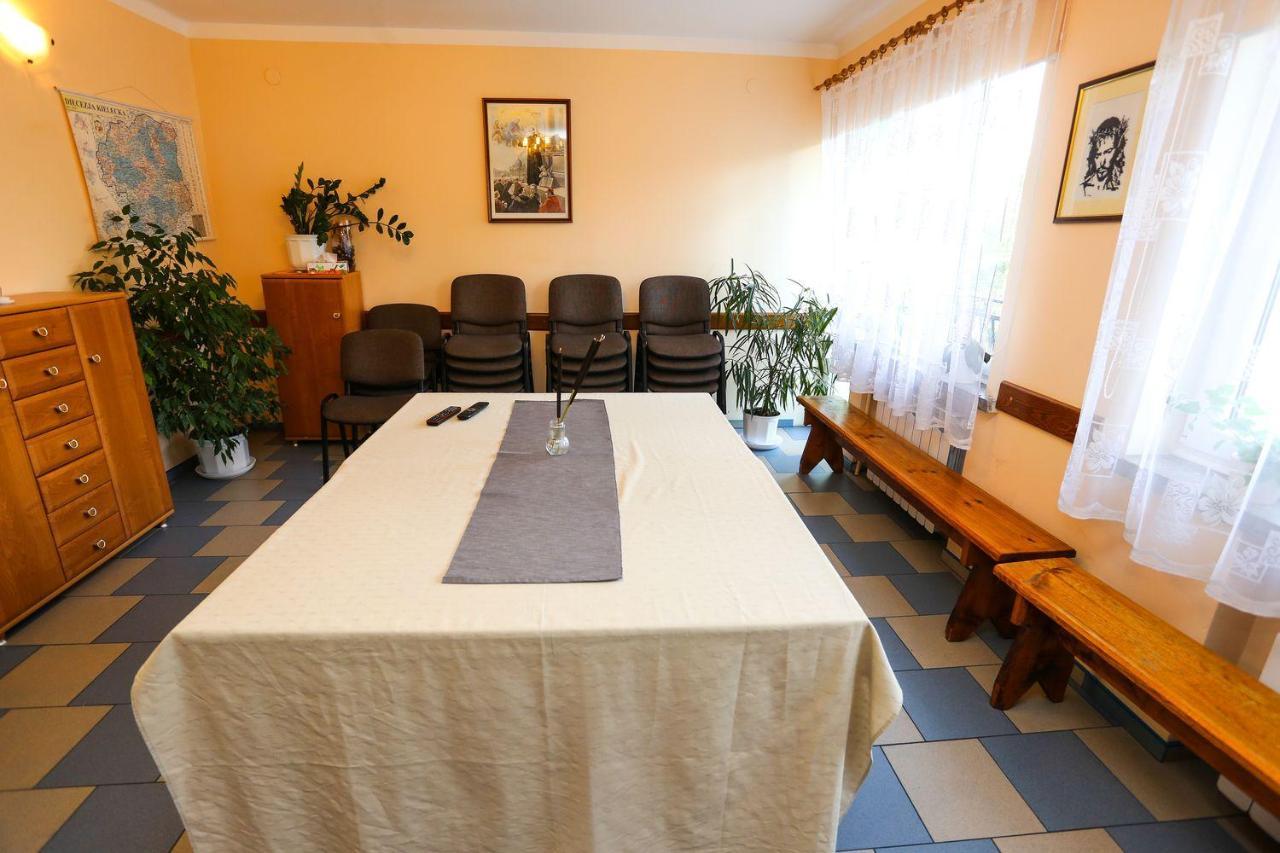 Wieczernik Dom Rekolekcyjny Ksiezy Pallotynow Swieta Katarzyna  Exterior foto