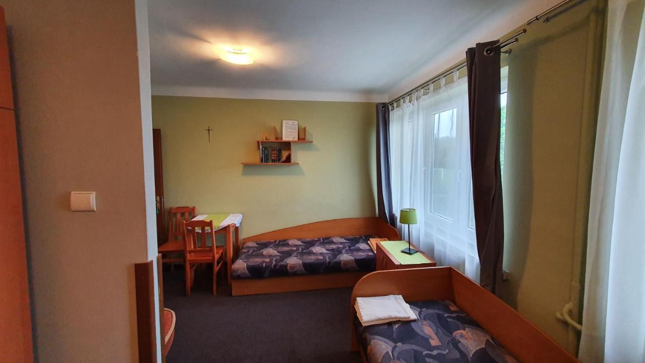 Wieczernik Dom Rekolekcyjny Ksiezy Pallotynow Swieta Katarzyna  Exterior foto
